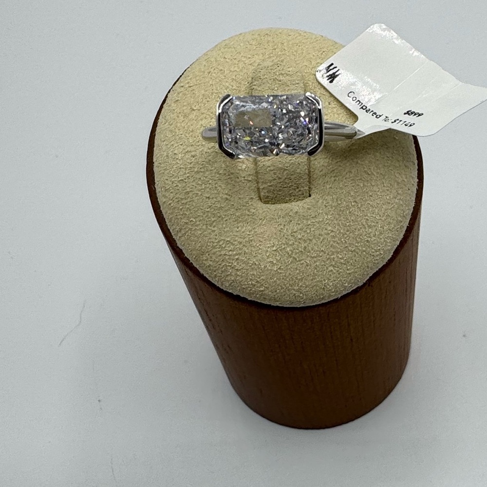 18k 3ct Radiant Cut Ring - Picture 14 of 15